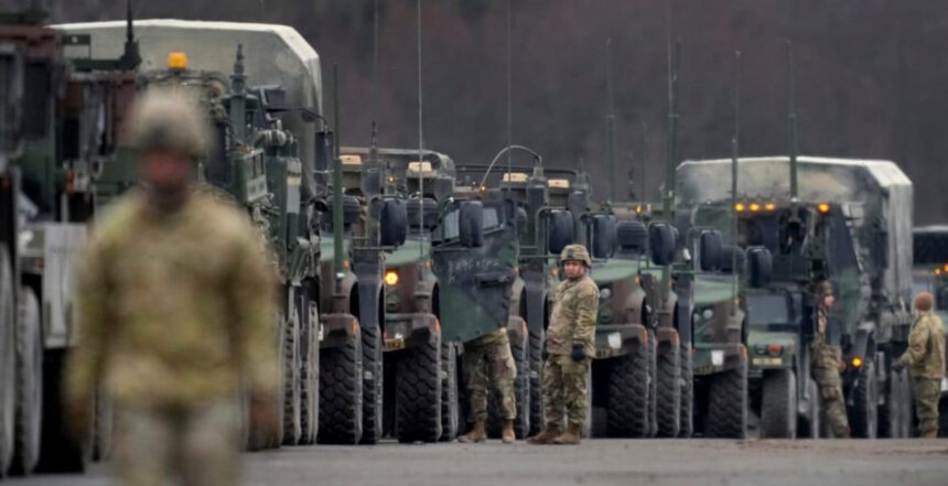 Ritiro truppe russe, NATO smentisce Mosca: "Continuano accumulo forze intorno all'Ucraina" 1