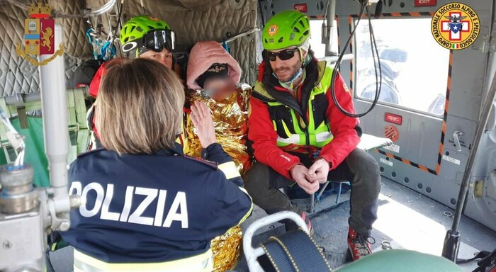 Parla il poliziotto che ha ritrovato la piccola Nicole: "Ho visto in mezzo ai rovi un giubotto rosa" 3 Bimba ritrovata in Molise