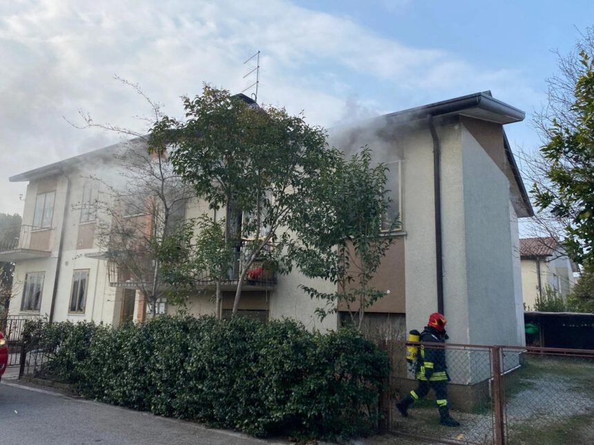 Bassano, rogo in casa: muore una donna disabile, grave il marito che la accudiva 1