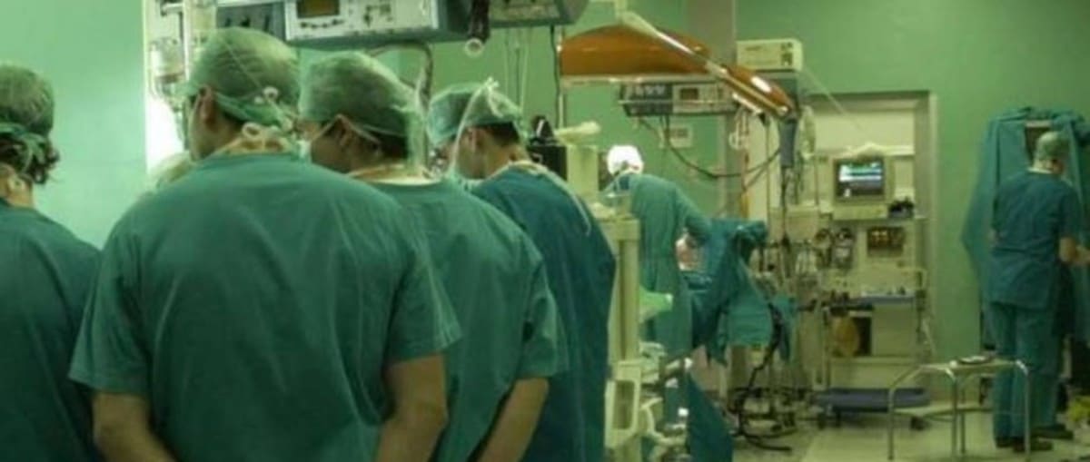 Varese, primario sospeso per insulti omofobi mentre operava 17