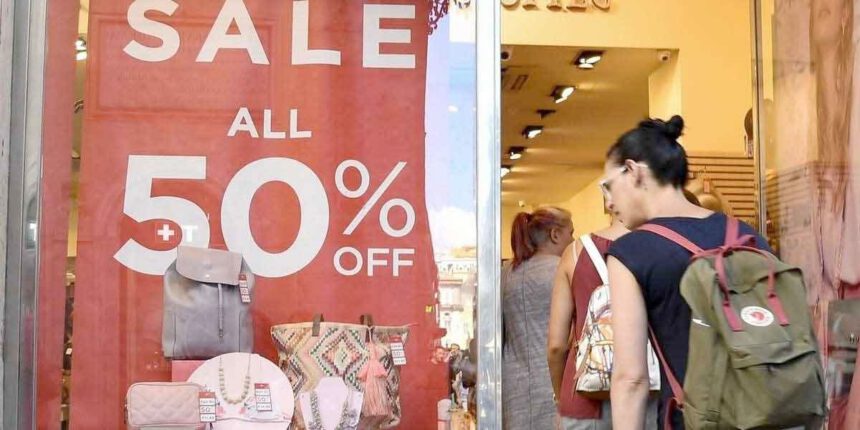 Saldi estivi dal 1 agosto, data unica per tutta Italia 2 Saldi estivi dal 1 agosto, data unica per tutta Italia 1