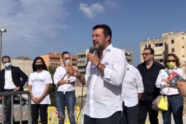 Matteo Salvini aggredito da una donna a Pontassieve: "Nessuno mi fermerà" 18