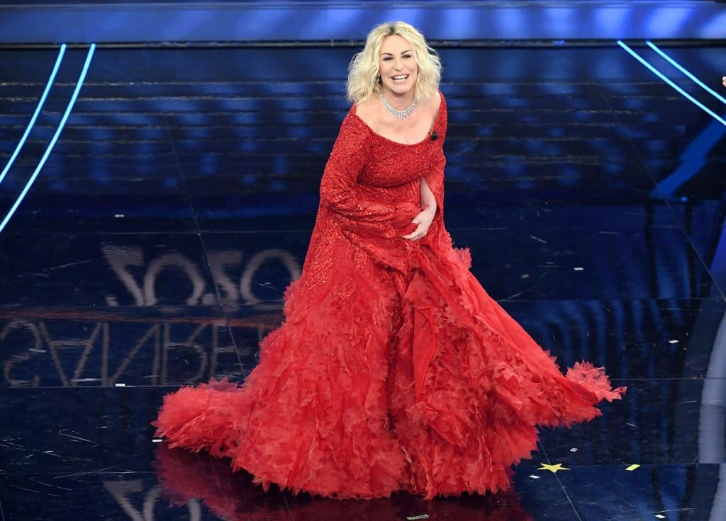 Il Festival di Sanremo compie 70 anni: decenni di musica, intrattenimento e alta moda 15