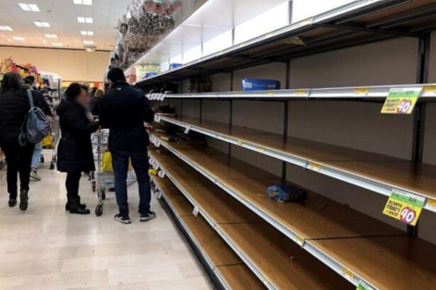 Caro benzina, prezzi fino a 2,078 al litro: "Rischio concreto di scaffali vuoti" 7