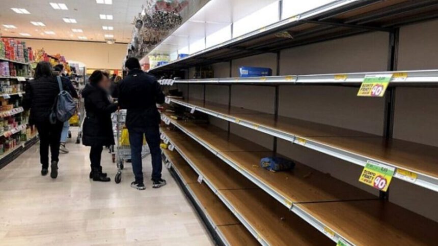 Caro benzina, prezzi fino a 2,078 al litro: "Rischio concreto di scaffali vuoti" 2 Caro benzina, prezzi fino a 2,078 al litro: "Rischio concreto di scaffali vuoti" 1