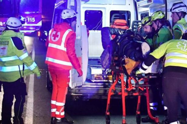 Roma, schianto contro un albero all'alba: morte sorelle di 19 e 23 anni 6