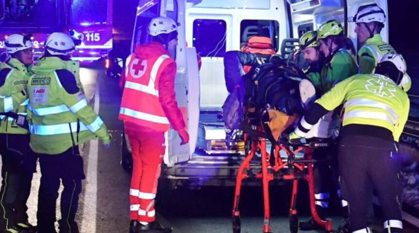 Roma, schianto contro un albero all'alba: morte sorelle di 19 e 23 anni 1