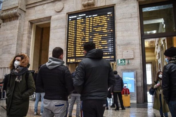 Sciopero lunedì 11 ottobre in tutta Italia, disagi nei trasporti e nelle scuole 6