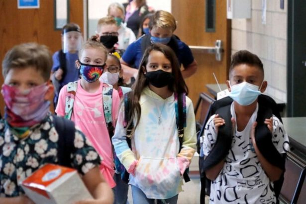 Stati Uniti: ecco il metodo per far rimanere a scuola i bambini esposti al Covid 17