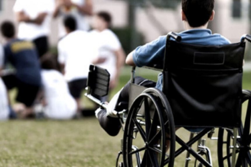 Lombardia, tagli dei fondi per le famiglie con disabili cronici. La protesta dei caregiver 1