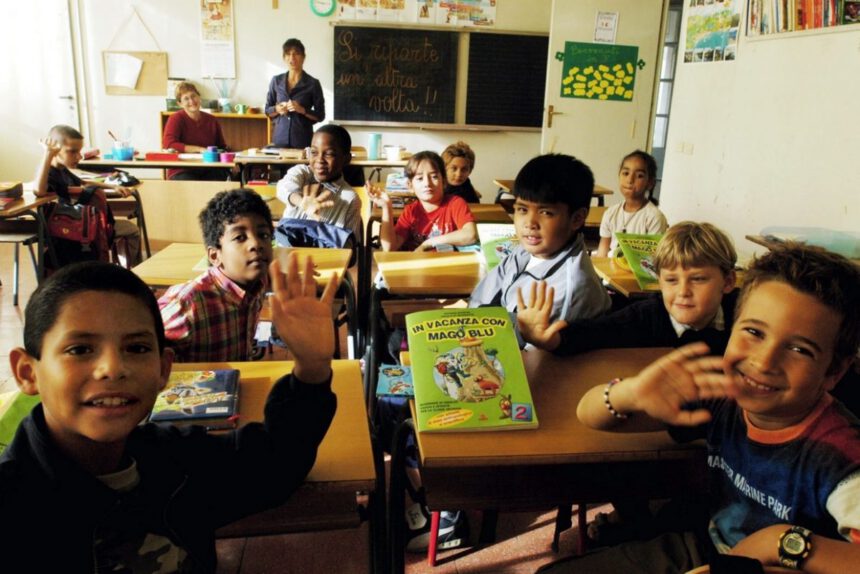 “Faremo di questi bambini dei cittadini modello”, a Torino due classi senza alunni italiani 1