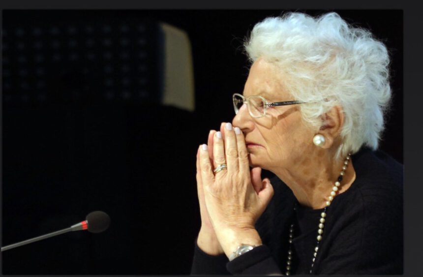 Un'eredità di pace e comprensione, Liliana Segre incontra per l'ultima volta i giovani 2 Un'eredità di pace e comprensione, Liliana Segre incontra per l'ultima volta i giovani 1