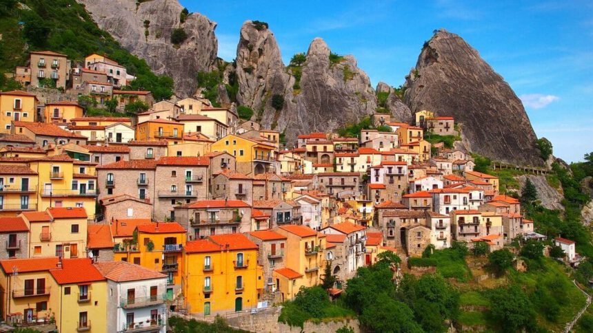 6 borghi italiani da (ri)vedere sotto Natale e nel 2021 2 6 borghi italiani da (ri)vedere sotto Natale e nel 2021 1