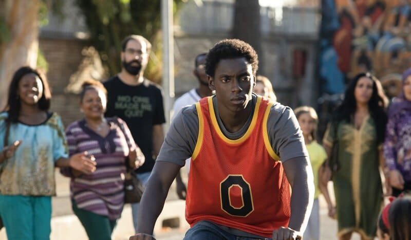 “Zero”: periferie milanesi e soprannaturale nella nuova serie Netflix 3 serie netflix zero_omar