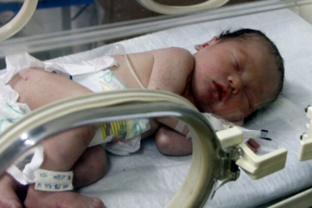 Coronavirus, neonata di 17 giorni guarisce senza farmaci: "È la più giovane al mondo" 18