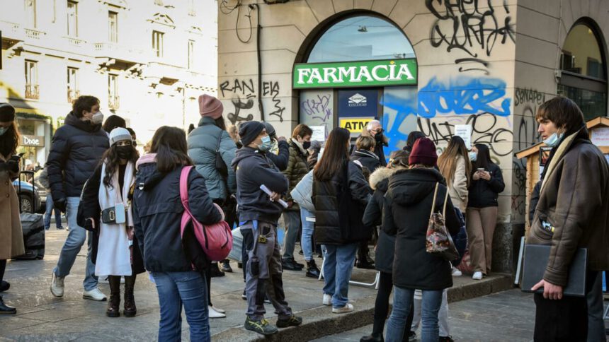 Sistema dei tamponi va in tilt, Lopalco: “Dare priorità ai sintomatici” 1