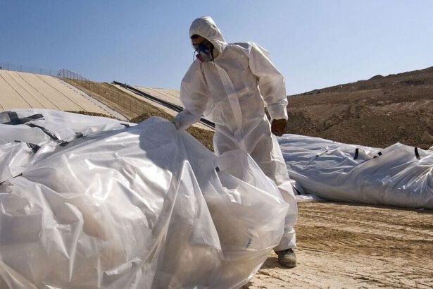 Smaltimento amianto: è necessario rimuovere questo materiale ancora presente negli edifici 9