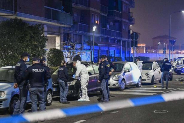 Milano, sparatoria nella notte: 45enne muore dopo aver aggredito la Polizia 16