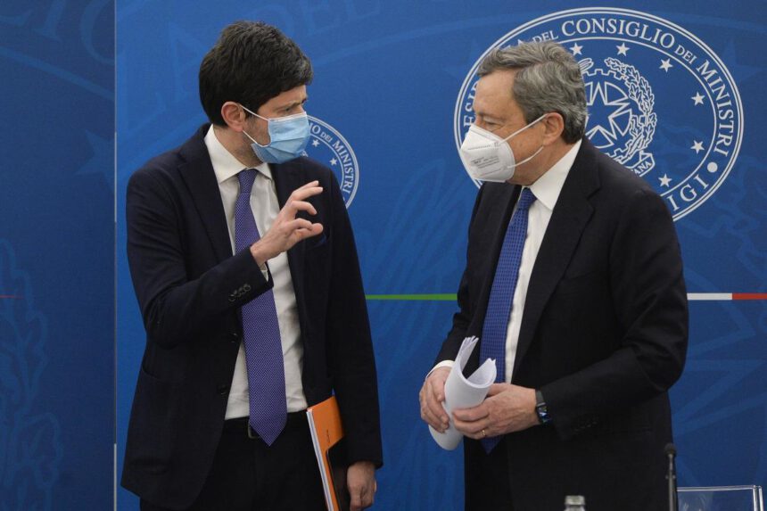 Riaperture e nuovi colori delle Regioni, Draghi: "Dal 26 aprile zona gialla, sì a scuole e attività all'aperto" 1