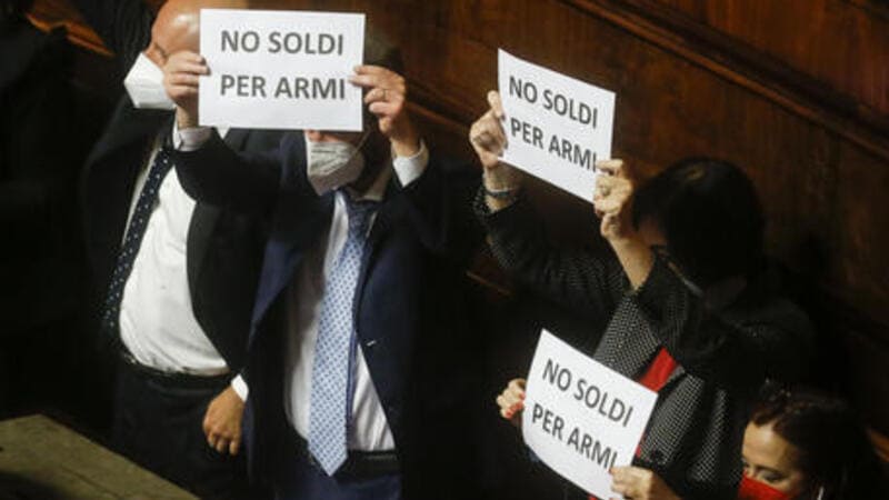 Decreto Ucraina: in aula 35 parlamentari contrari. Quali le ragioni di tale dissenso? 3 spese militari_