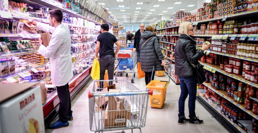 Stangata sulla spesa: alle stelle prezzi di pane, pasta, verdure. Quanto spenderemo di più? 1