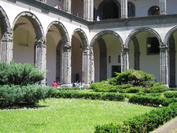 Mente sugli esami e si uccide a 25 anni: quanti disastri farà ancora la pressione sociale? 3 Studente si uccide a 25 anni: le bugie su un percorso universitario mai compiuto