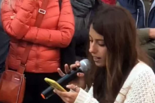 Studentessa no Green Pass si rifiuta di uscire dall'aula, lezione sospesa: “Insultata dai miei colleghi” 7