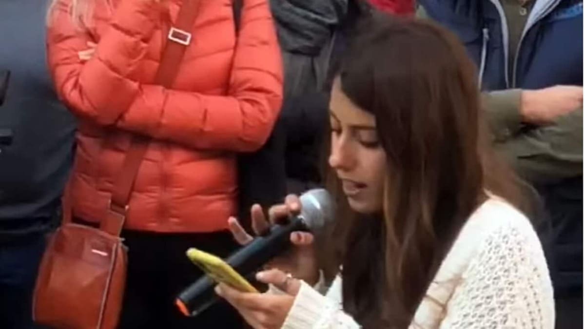 Studentessa no Green Pass si rifiuta di uscire dall'aula, lezione sospesa: “Insultata dai miei colleghi” 15