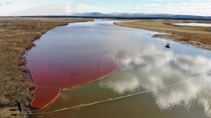 Russia, emergenza ambientale. Oltre 20mila tonnellate di gasolio in mare 1