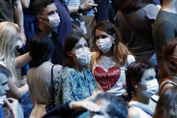 Tampone anche ai vaccinati per i grandi eventi e super Green Pass obbligatorio a lavoro 9