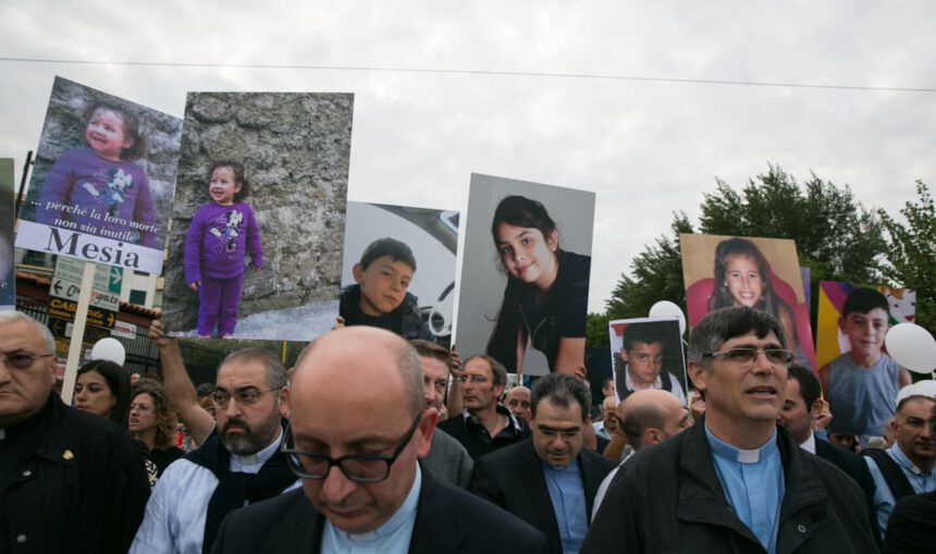 Terra dei fuochi, certificato legame tra rifiuti e tumori: “Emergenza più importante dopo il Covid” 1