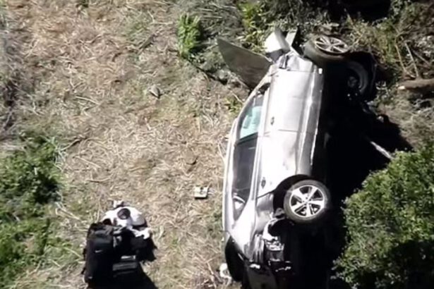 Tiger Woods operato alle gambe per un incidente d'auto 14