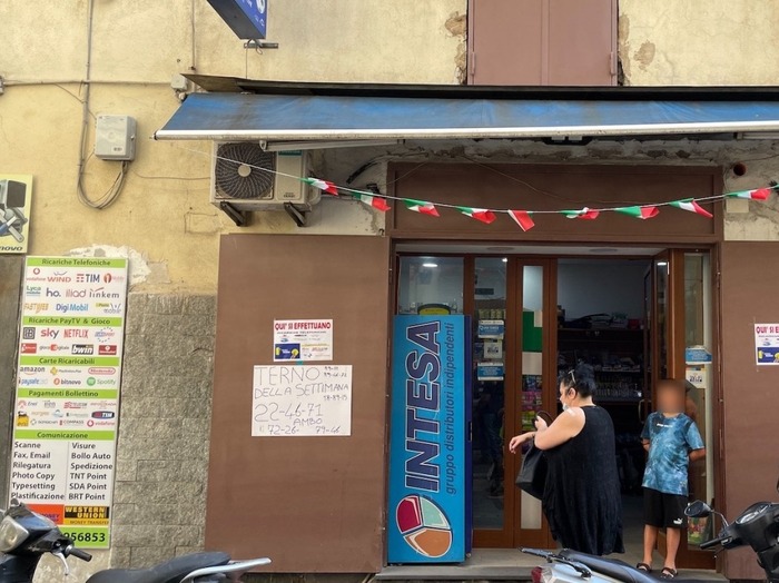 Gratta e Vinci rubato, trovato il tabaccaio in partenza: "Il ticket è in una banca a Latina, ma è mio" 3 Trovato il tabaccaio del Gratta e Vinci: l'Adm sospende la licenza d'esercizio della tabaccheria, inchiesta in corso