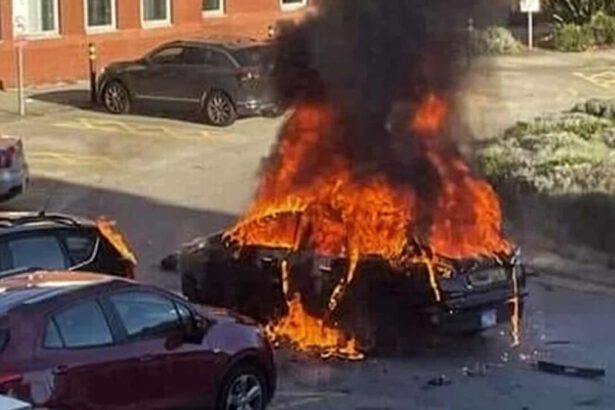 Liverpool, uomo si fa esplodere in un taxi: possibile attacco terroristico 16