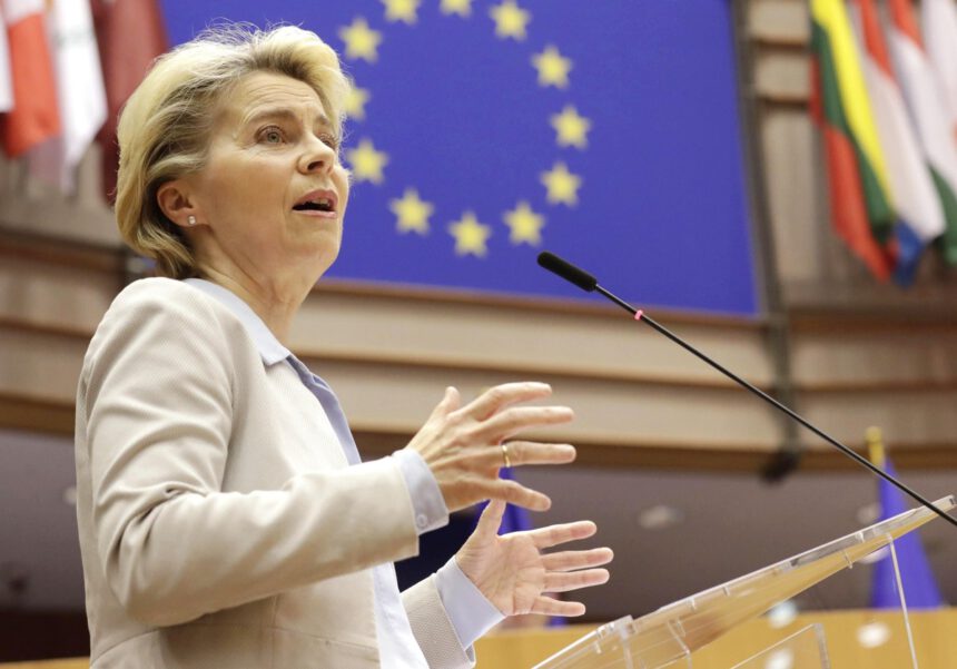 Crisi tra Polonia e UE, la Presidente Ursula von der Leyen: "Lo stato di diritto è il collante dell'Unione" 1