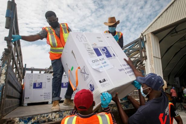 I sindacati infermieristici all'Onu: "Distribuzione ingiusta, stop ai brevetti sui vaccini" 18