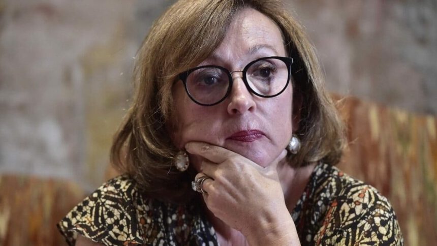 Vaccino Covid, il sottosegretario Zampa: "Obbligatorio per dipendenti pubblici" 2 Vaccino Covid, il sottosegretario Zampa: "Obbligatorio per dipendenti pubblici" 1