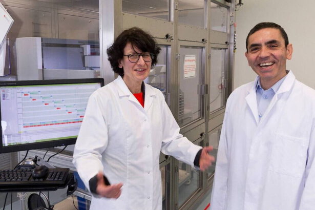 I co-fondatori di BioNtech: "Grazie all'mRna in 5 anni avremo il vaccino contro il cancro" 19