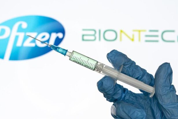 UK autorizza l'uso del vaccino Pfizer-BioNtech. Il CEO: "Momento storico" 13