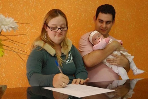 "È sana": il miracolo di Valentina, nata da mamma down e papà con ritardo mentale 19