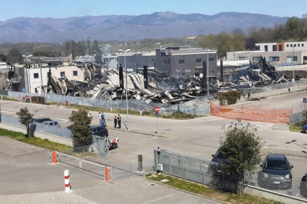 Incendio al Valentino Shoes Lab: interviene Prada a salvare la produzione della maison 15