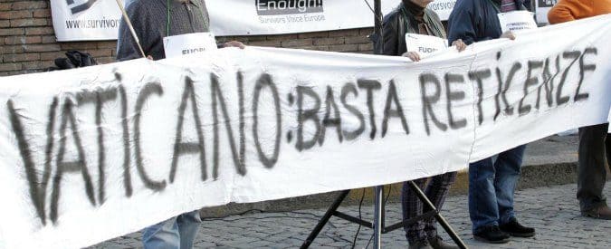 Vaticano: Papa Bergoglio rivede la legge sugli abusi sessuali 6 Vaticano: Papa Bergoglio rivede la legge sugli abusi sessuali 5