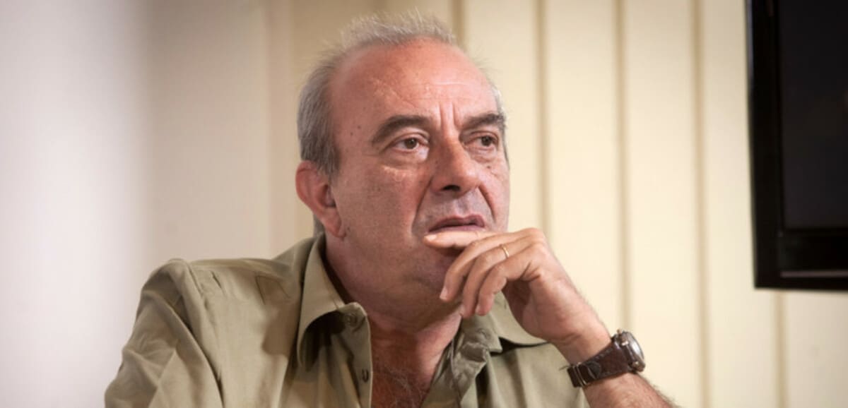 Oltre 40 anni di carriera per Vauro Senesi, uno dei più noti vignettisti satirici italiani 17