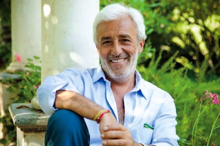 Napoli: anziana vince 500mila euro al Gratta e Vinci, il tabaccaio lo intasca e fugge 4 Vince 500.000 euro e il tabaccaio ruba biglietto. Patrizio Rispo: "Sarei pronto a sostenere l'anziana in un'azione legale"