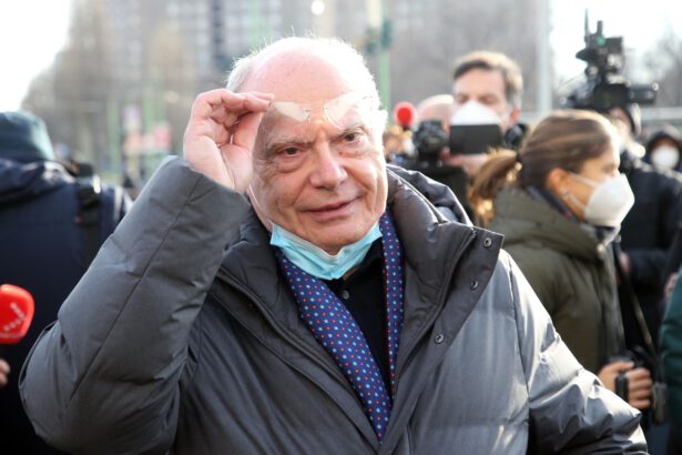 Milano, concorsi truccati all'università statale: indagato anche il virologo Massimo Galli 15