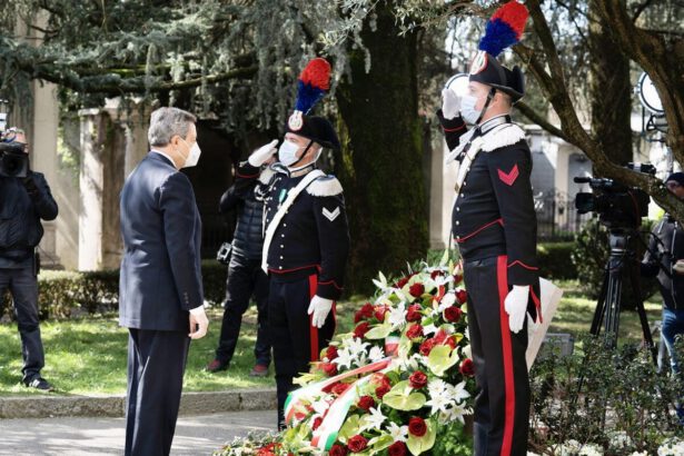 L'intervento di Draghi a Bergamo per la Giornata delle vittime del Covid-19: "Lo Stato c'è e ci sarà" 50