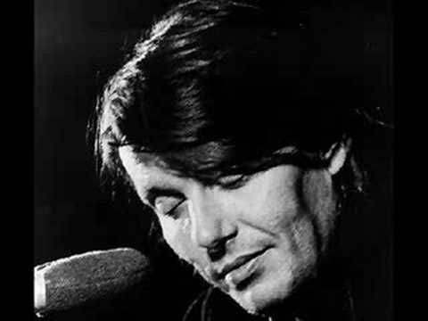 Morto Raffaele Cutolo, De André gli dedicò la celebre "Don Raffaè" 4 Raffaele Cutolo, "quell'uomo sceltissimo e immenso" cui il brigadiere Cafiero di De André chiedeva consenso.