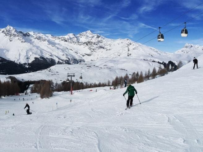 Covid, cambiano i colori delle Regioni: in 7 rischiano la zona arancione 4 colori delle regioni