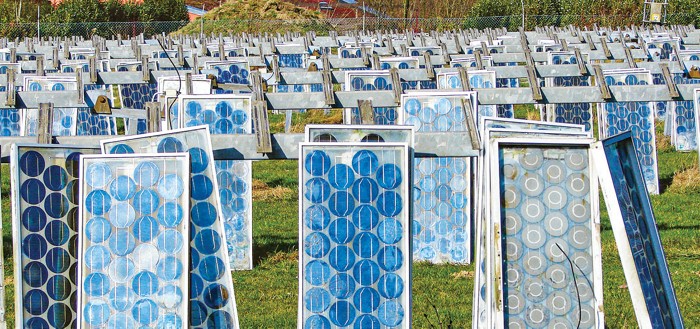 Dal tetto alla credenza, il riciclo creativo dei pannelli solari 3