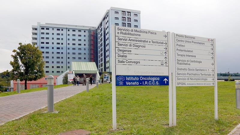 Tumore all'intestino, intervento di 20 ore salva 36enne: "Era considerato senza futuro" 3 Tumore all'intestino, il paziente operato "è in buone condizioni"